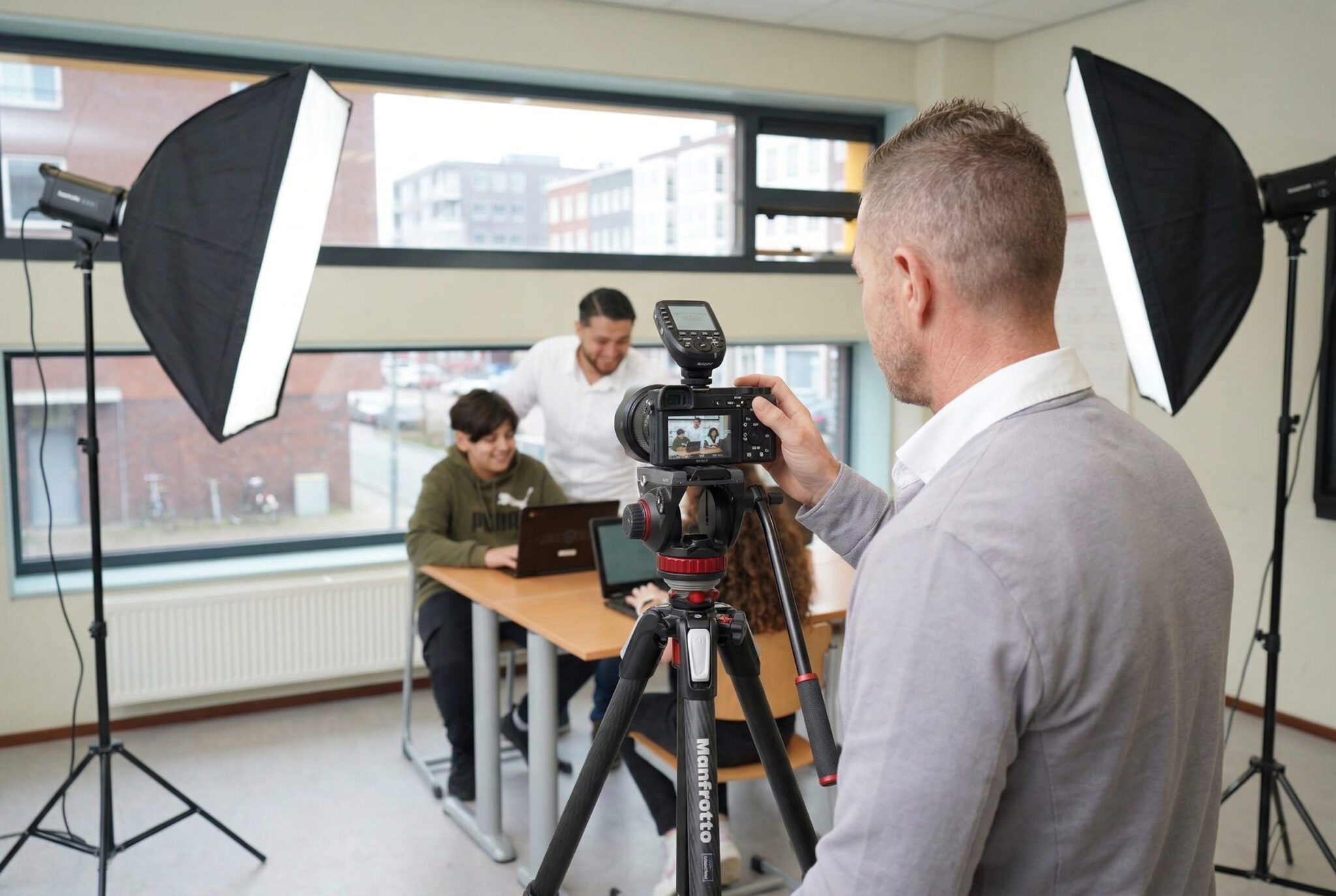 Fotograaf Jacy Toetenel tijdens fotoshoot - melange-design.nl